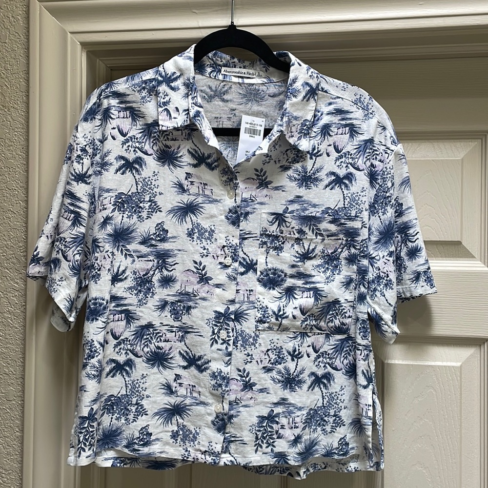 Abercrombie & Fitch Top Size Small